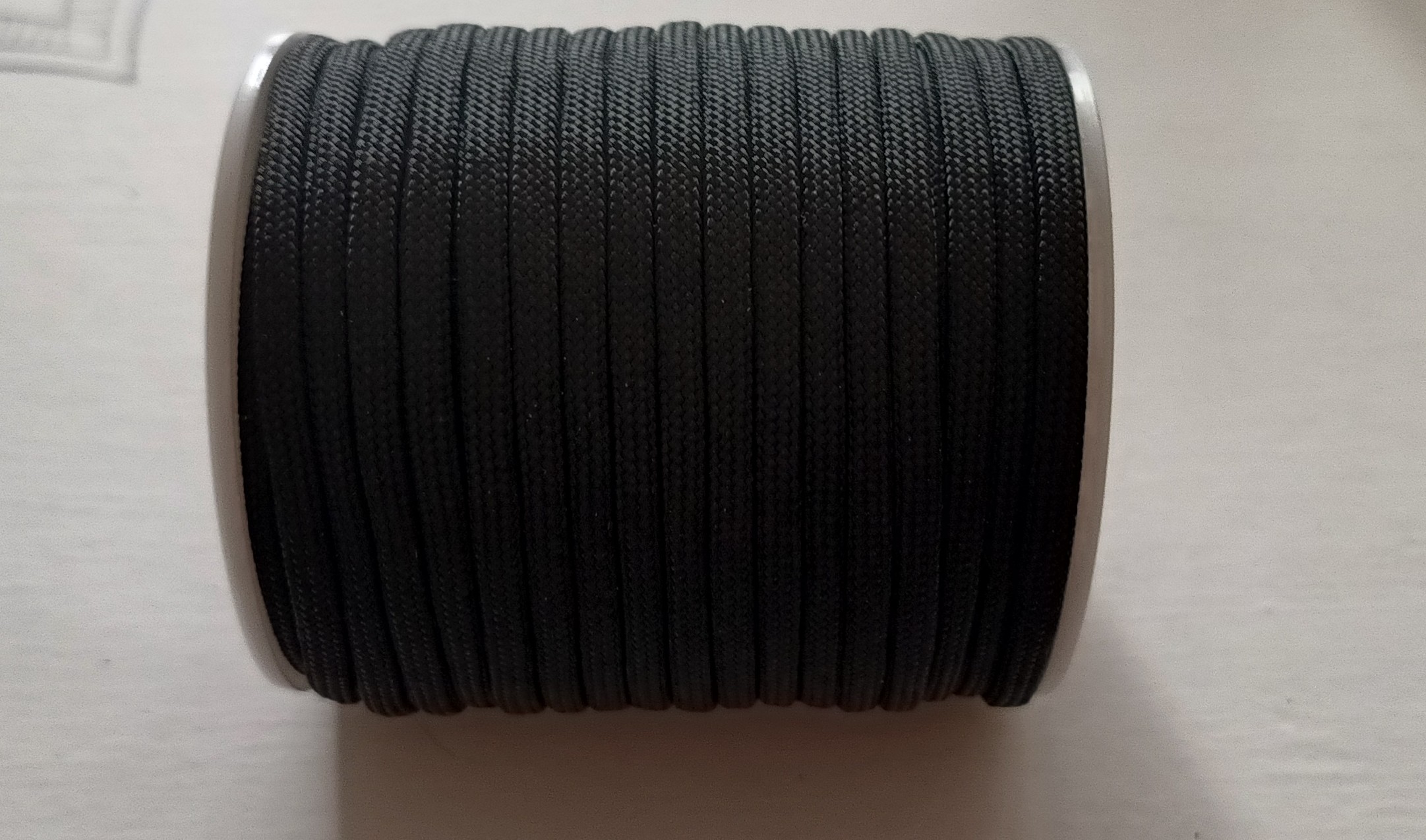 Paracord 4mm čierna