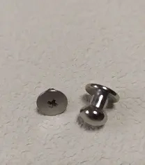 Sedlársky gombík skrutkovací Ø7 mm nikel